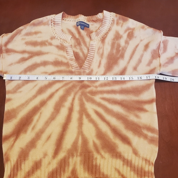 Democracy Tan and Brown Tie-Dye V-Neck Sweater - Picture 8 of 8